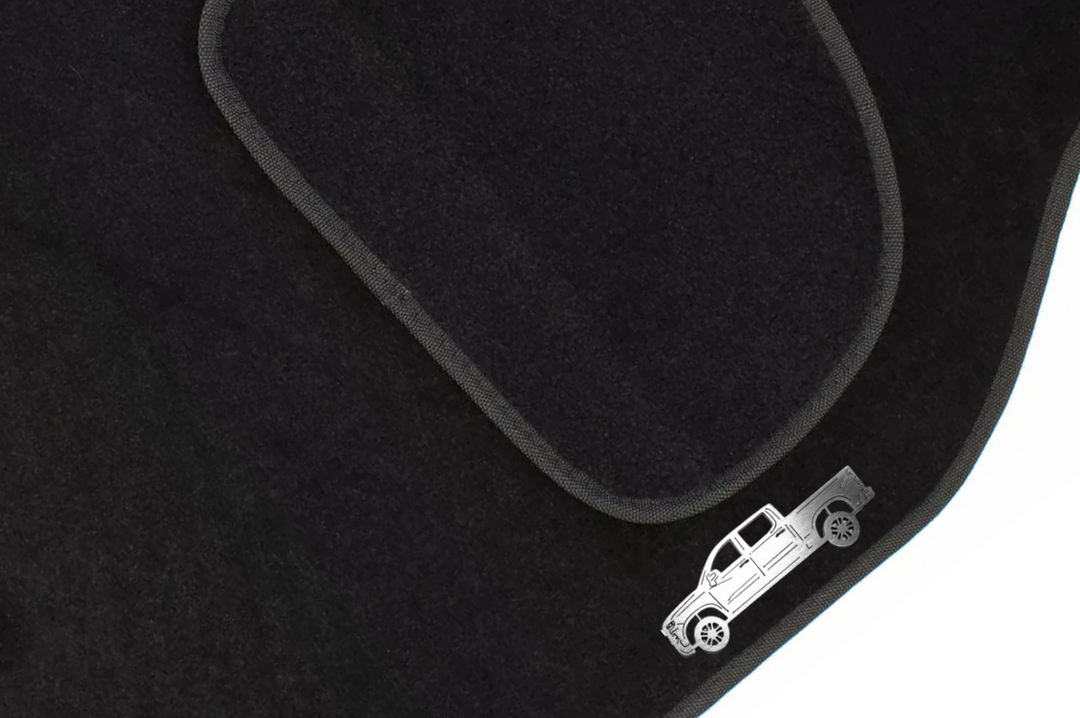 Chevrolet Silverado IV (2019+) Floor Mat Emblem Set – Stainless Steel Badges Car Mats Badges Decoin