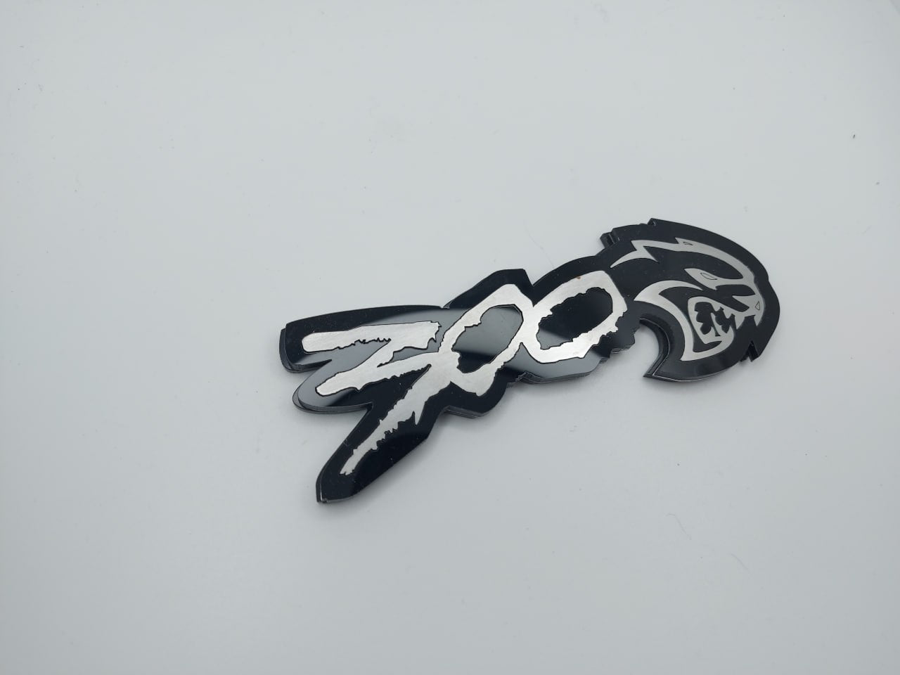 Chrysler 300C II tailgate trunk rear emblem with 300 + Hellcat logo (type 2) Chrysler emblems decoinfabric