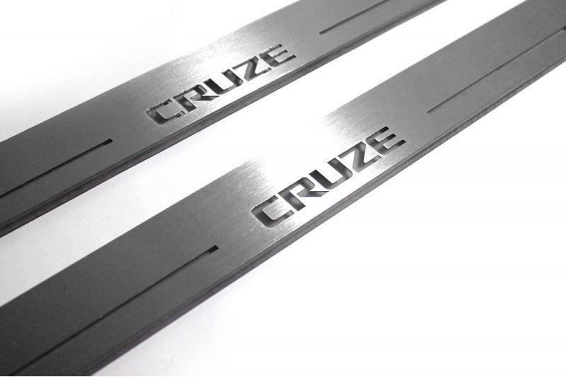 Chevrolet Cruze II 2016+ Door Sill Protectors With Logo Cruze