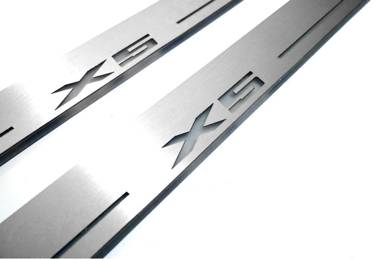 BMW X5 G05 2019+ Led Sill Plates With X5 Logo