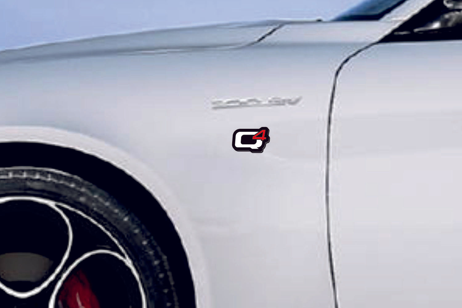 Alfa Romeo emblem for fenders with Q4 logo