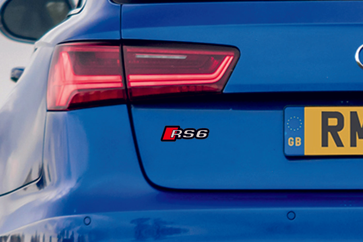 Audi RS6 tailgate trunk rear emblem with RS6 logo - decoinfabric