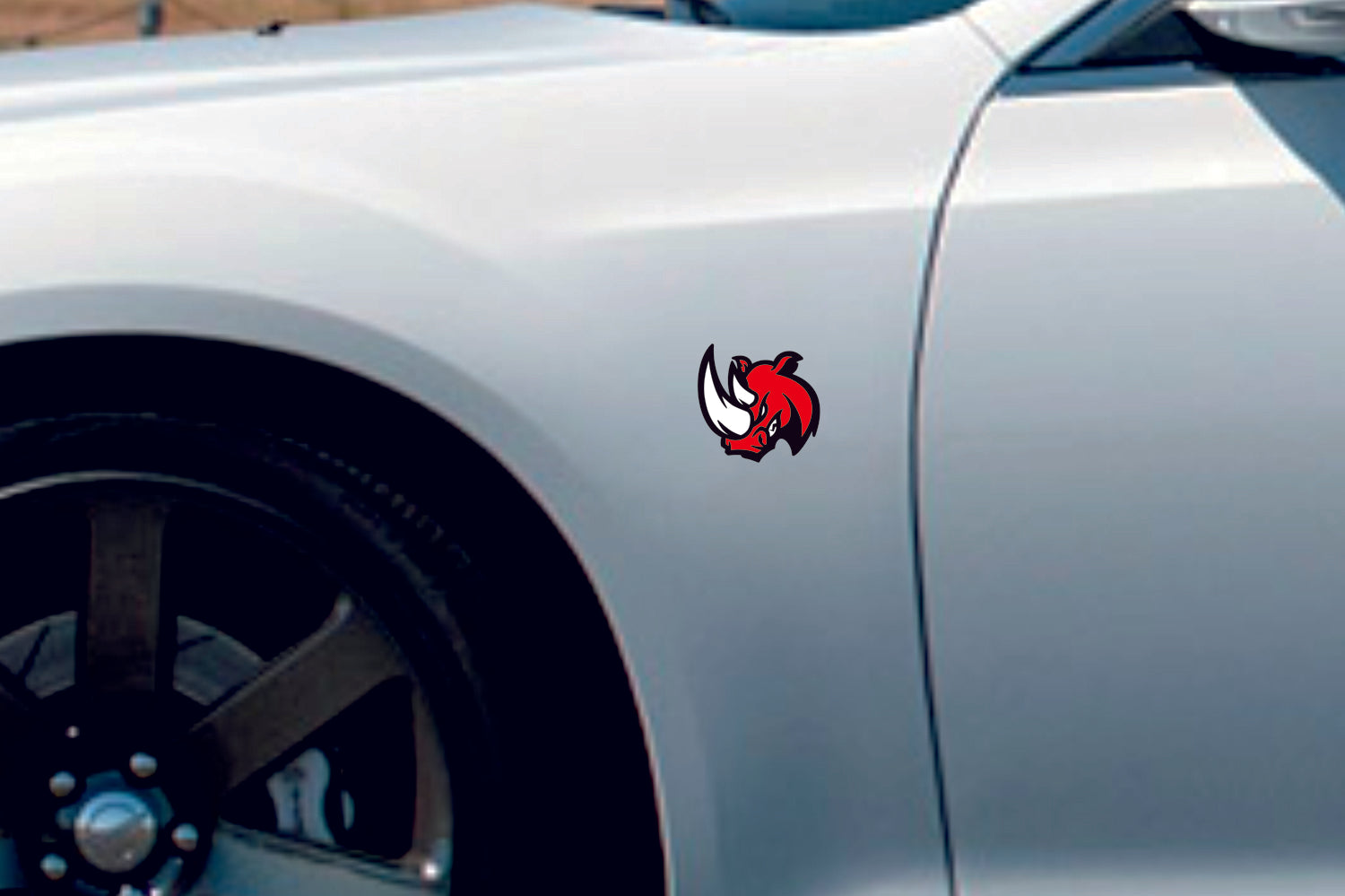 Car emblem badge for fenders with logo Rhino