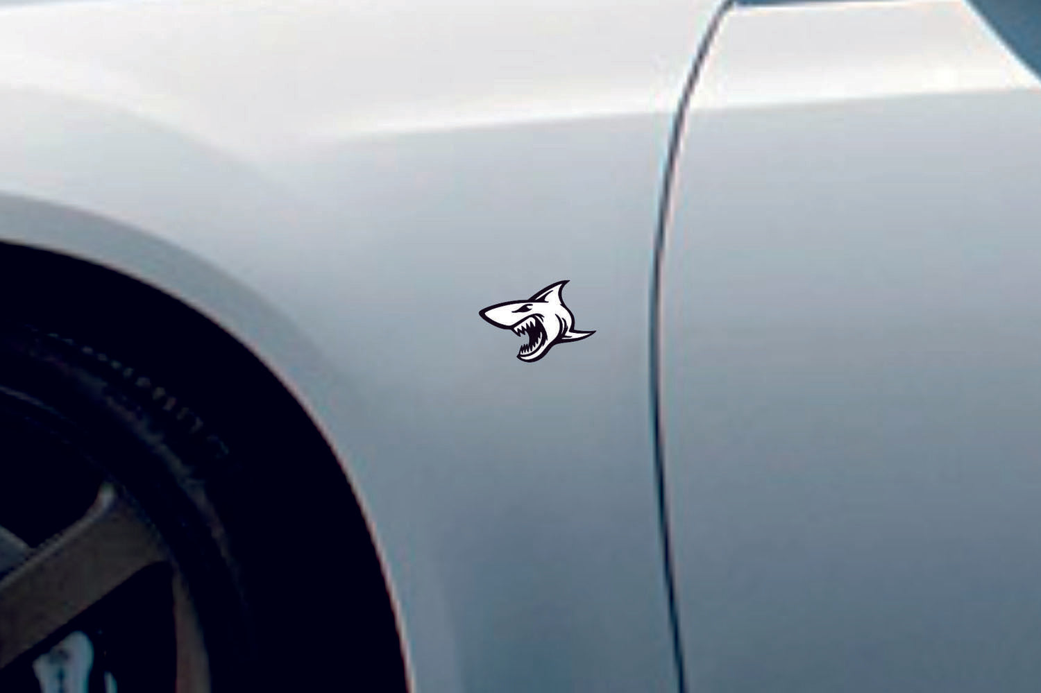Car emblem badge for fenders with Shark logo - decoinfabric