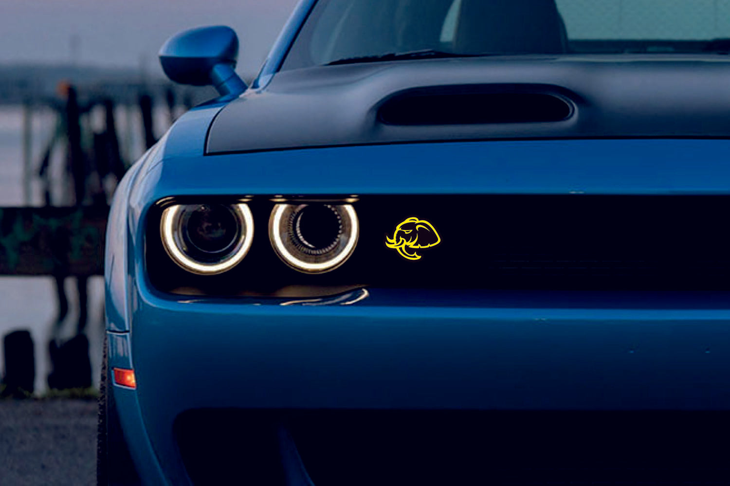 DODGE Kühlergrill-Emblem mit R/T-Logo