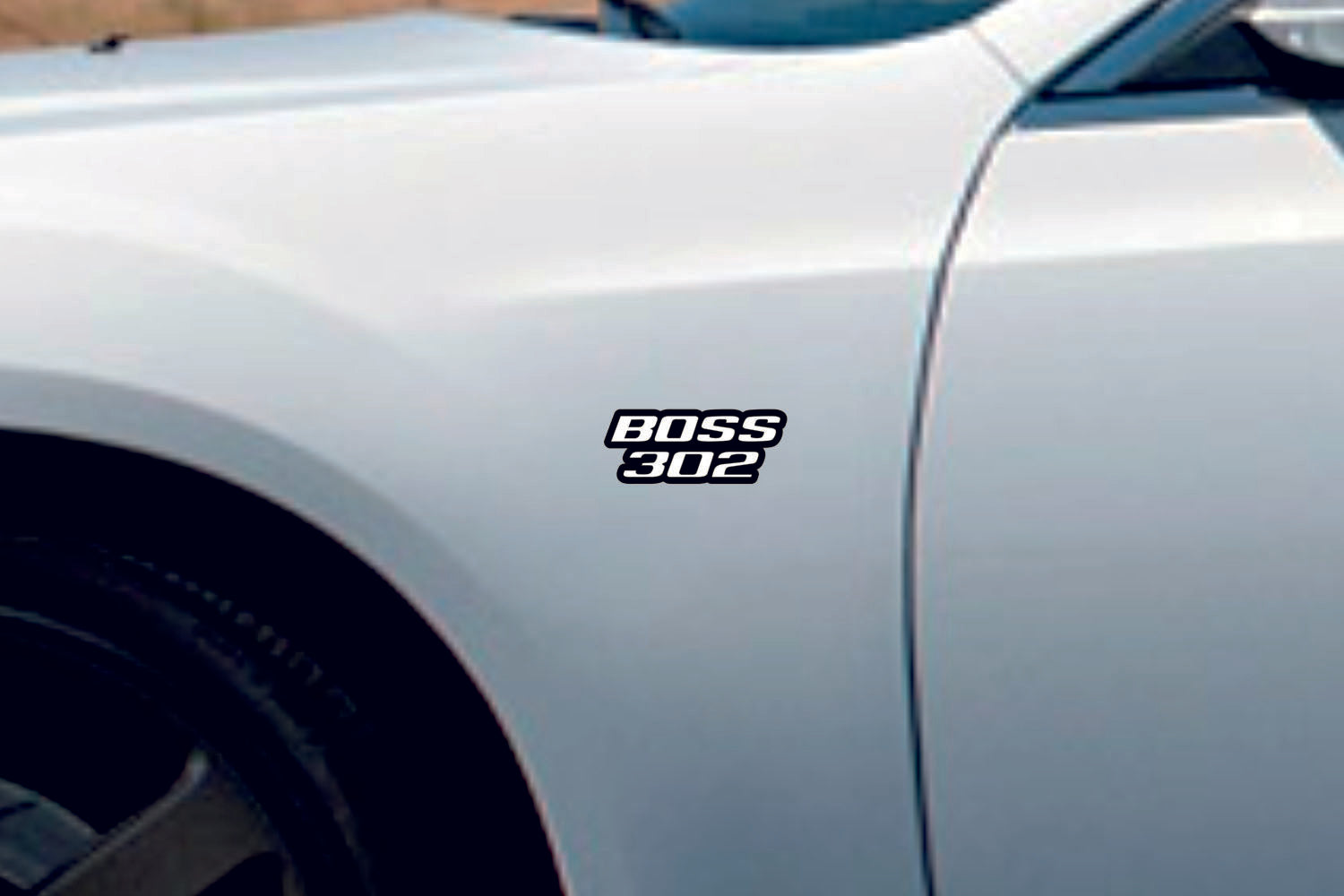 Ford emblem for fenders with BOSS 302 logo