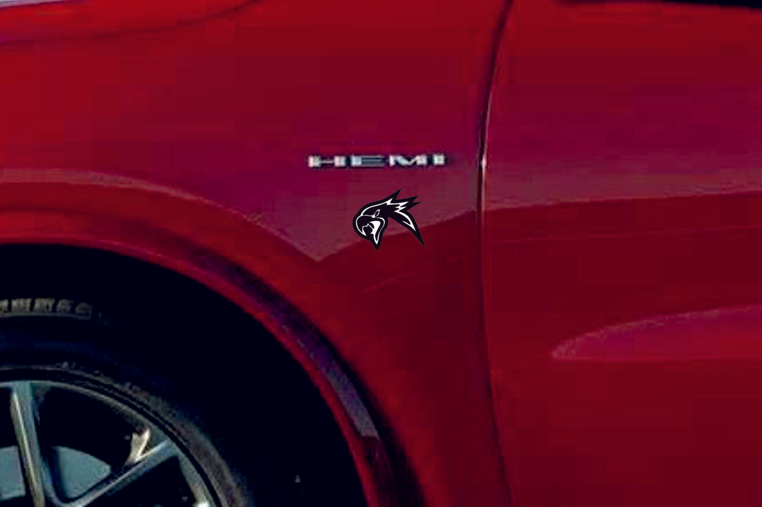 Jeep emblem for fenders with Trackhawk logo (head)
