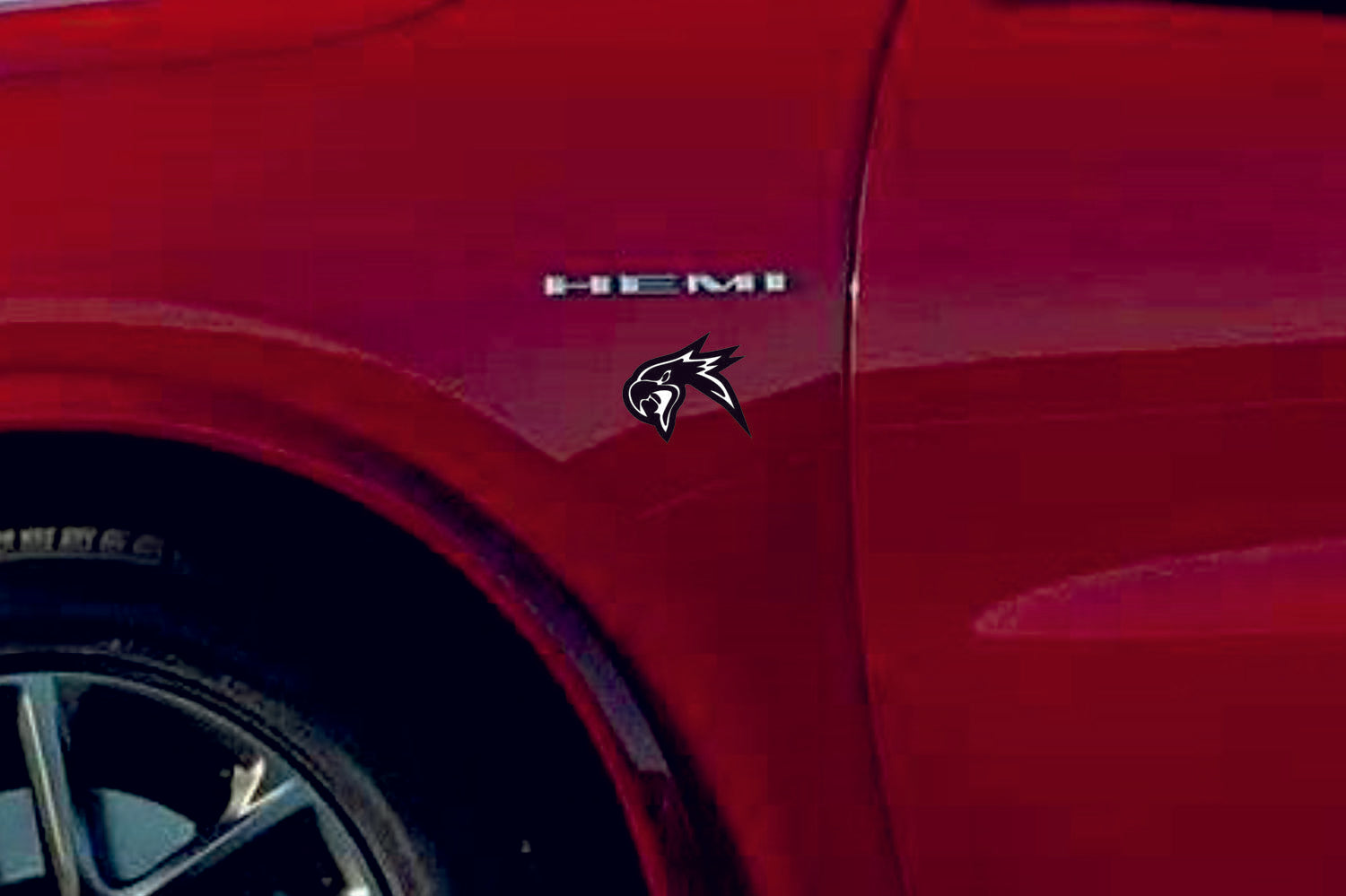 DODGE Kühlergrill-Emblem mit R/T-Logo