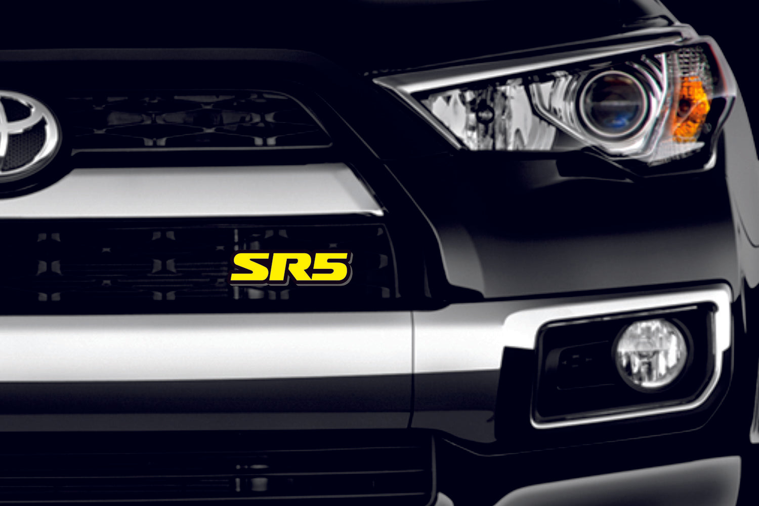 Toyota Emblem & Badge Set - Grille and Tailgate SR5 logo (Type 2) Toyota emblems decoinfabric