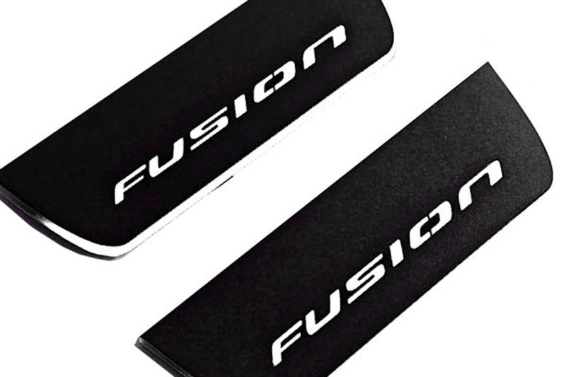 Soleiras das portas em led Ford Fusion II com logotipo Fusion