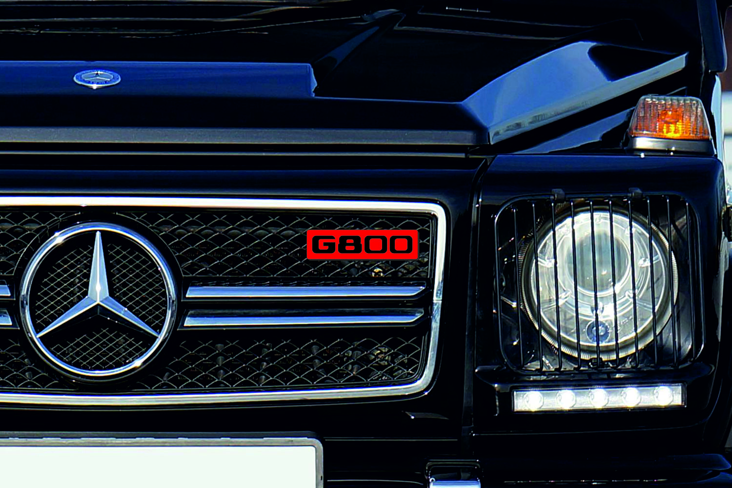 Mercedes G-Class Radiator grille emblem with G800 logo (type 2)