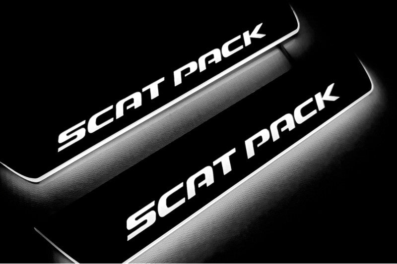 Soleiras das portas com LED Dodge Charger com logotipo ScatPack